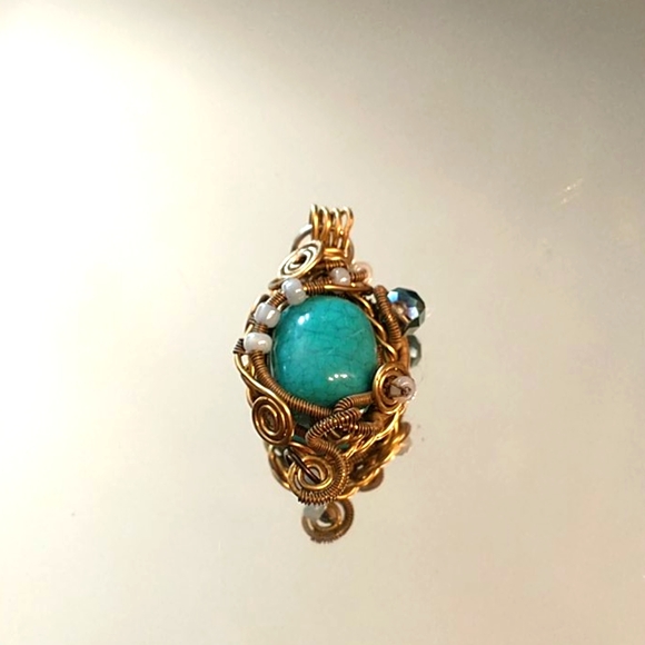 🇨🇦Beautiful wire wrapped turquoise pendant - Picture 3 of 4